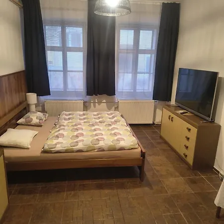 Διαμέρισμα Affordable And Practical Apartment, By Downtown Cb Τσέσκε Μπουντεγιόβιτσε