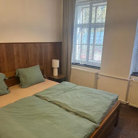 Affordable And Practical Apartment, By Downtown Cb *